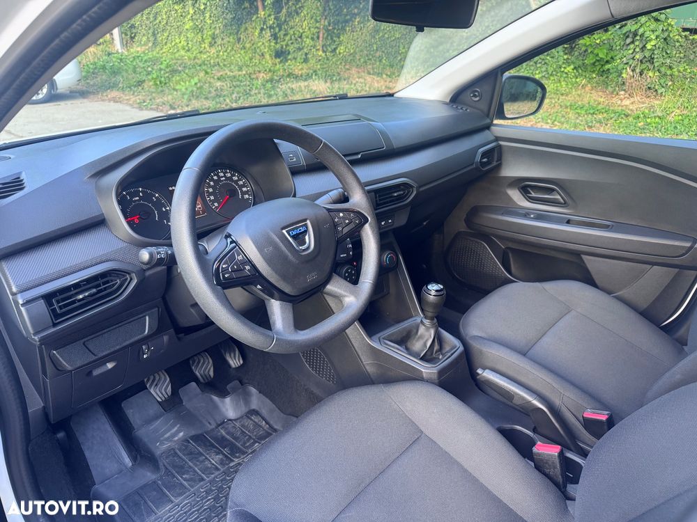Dacia Logan TCe 90 Essential - 5