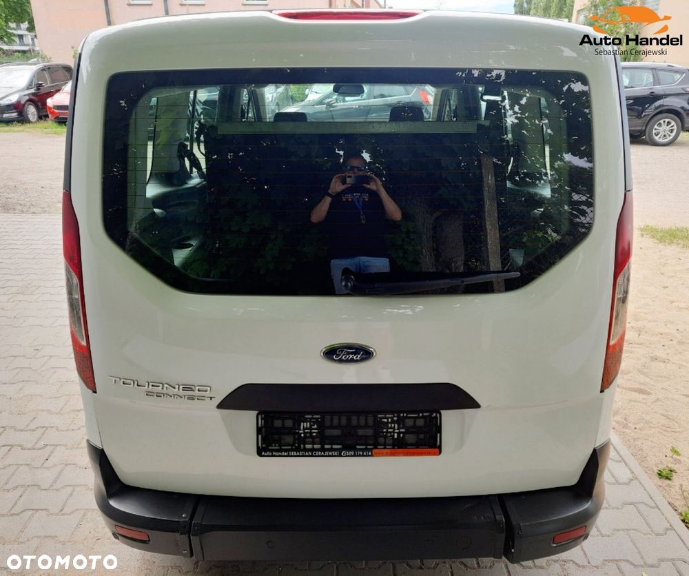 Ford Tourneo Connect - 10