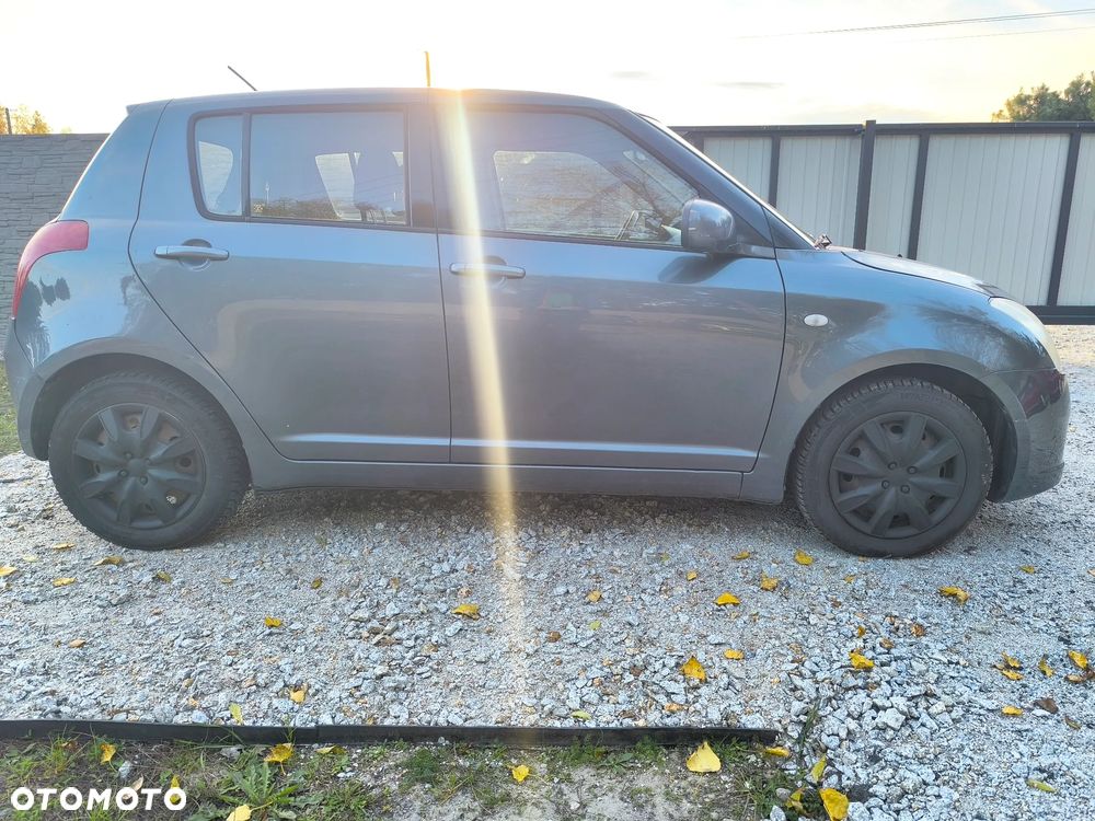 Suzuki Swift 2007 photo 3