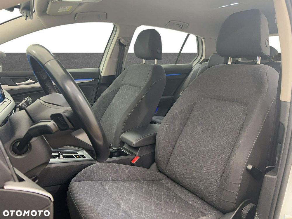 Volkswagen Golf - 10