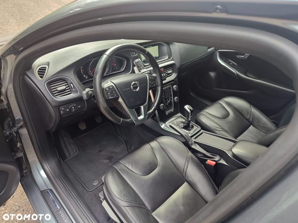 Volvo V40 T3 Drive-E Momentum - 10