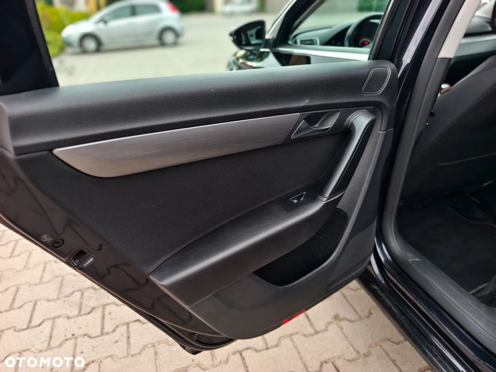 Volkswagen Passat 2.0 TDI Comfortline - 10