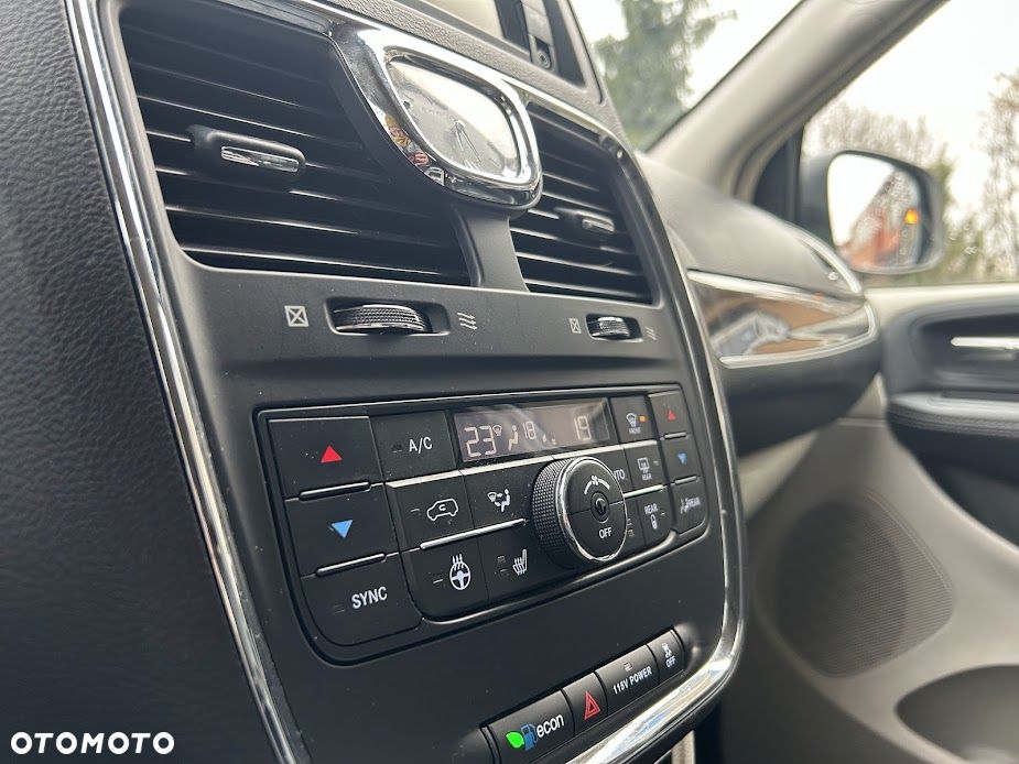 Chrysler Town & Country 3.6 Touring - 4