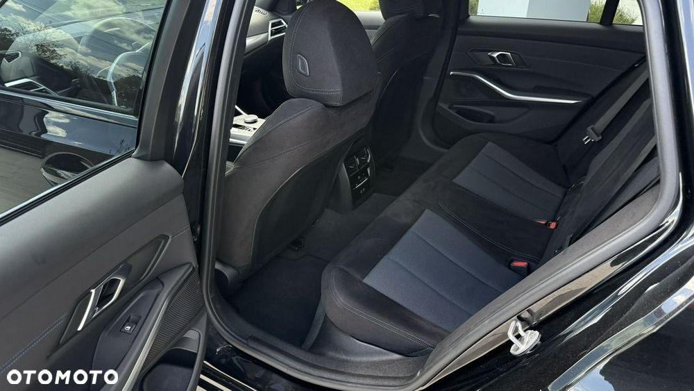 BMW Seria 3 330i xDrive M Sport sport - 21