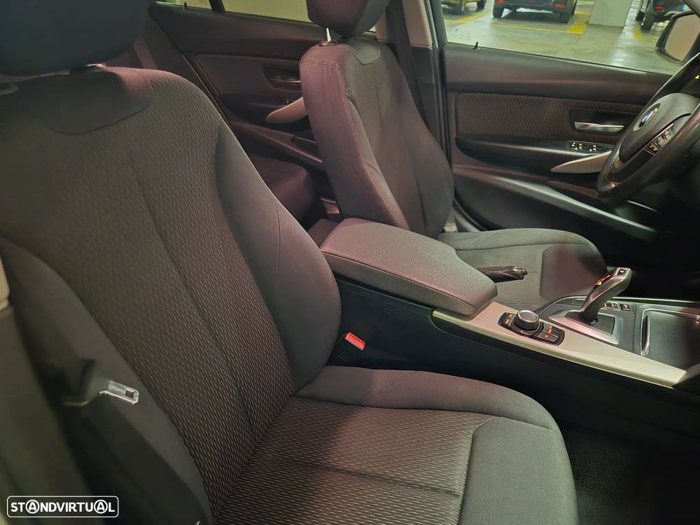 BMW 318 d Auto - 52