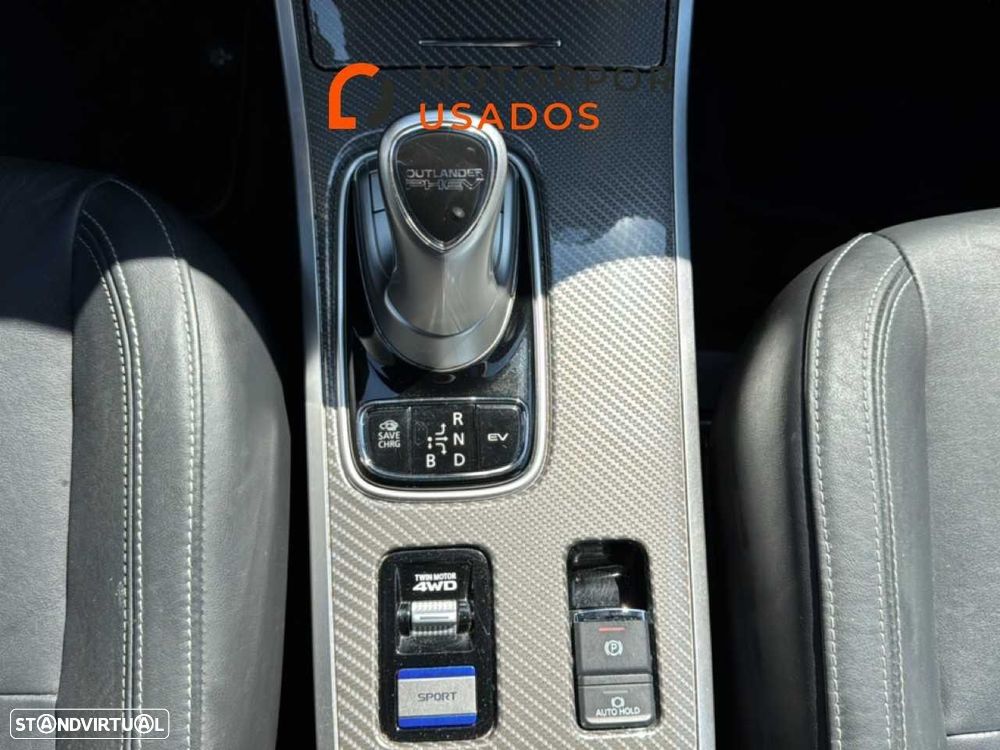 Mitsubishi Outlander - 11