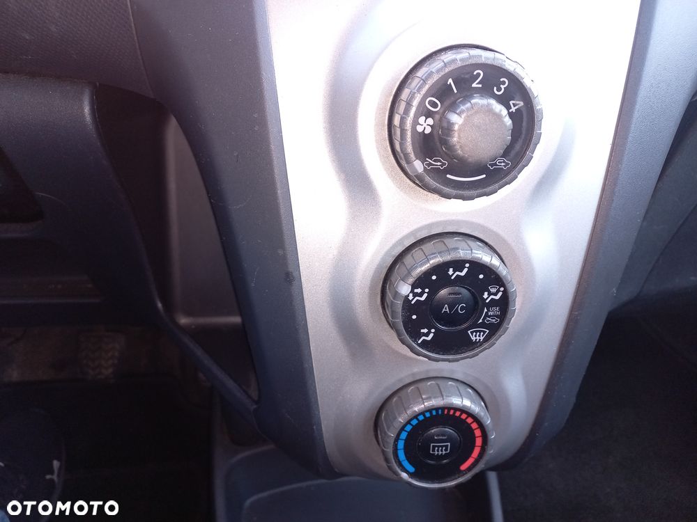 Toyota Yaris 1.0 Luna A/C - 16