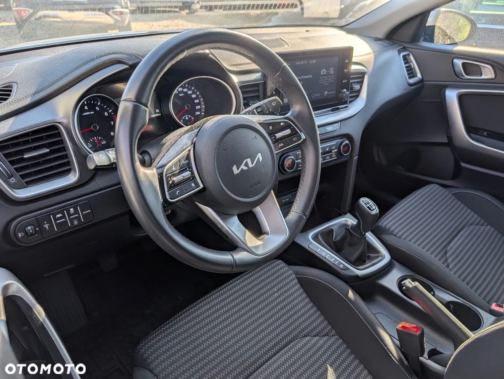 Kia Ceed 1.5 T-GDI M - 9