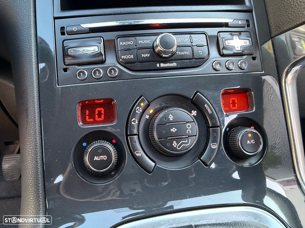 Peugeot 3008 1.6 HDi Style - 12