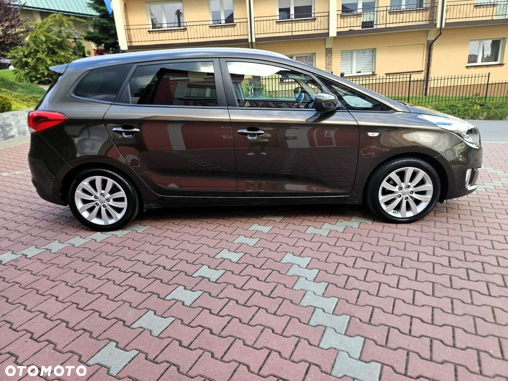 Kia Carens 1.6 GDI Dream-Team Edition - 11