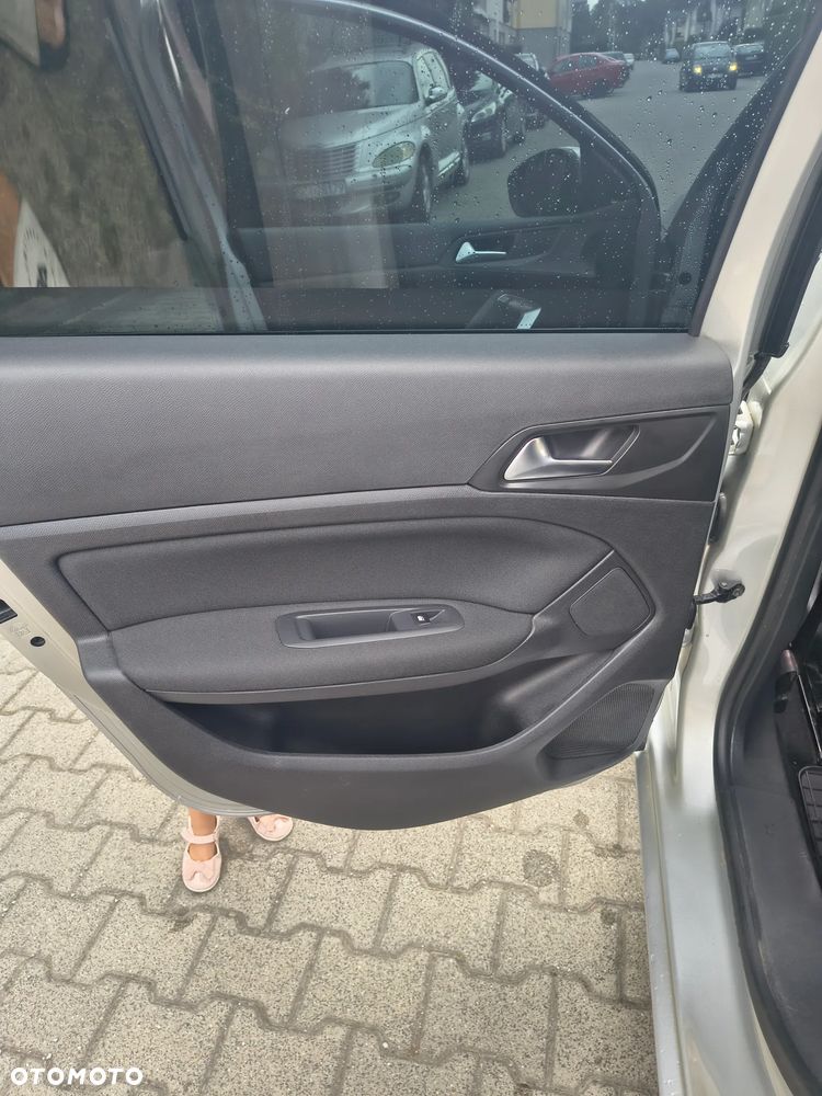 Peugeot 308 2015 photo 3