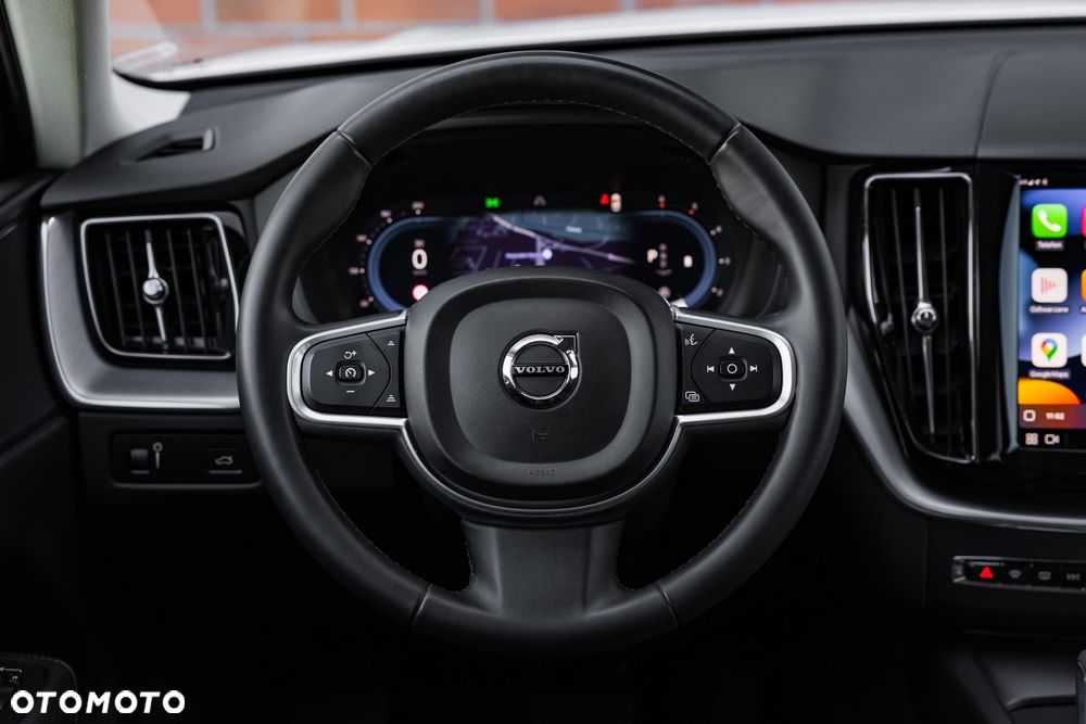 Volvo XC 60 B4 D Geartronic Momentum Pro - 26