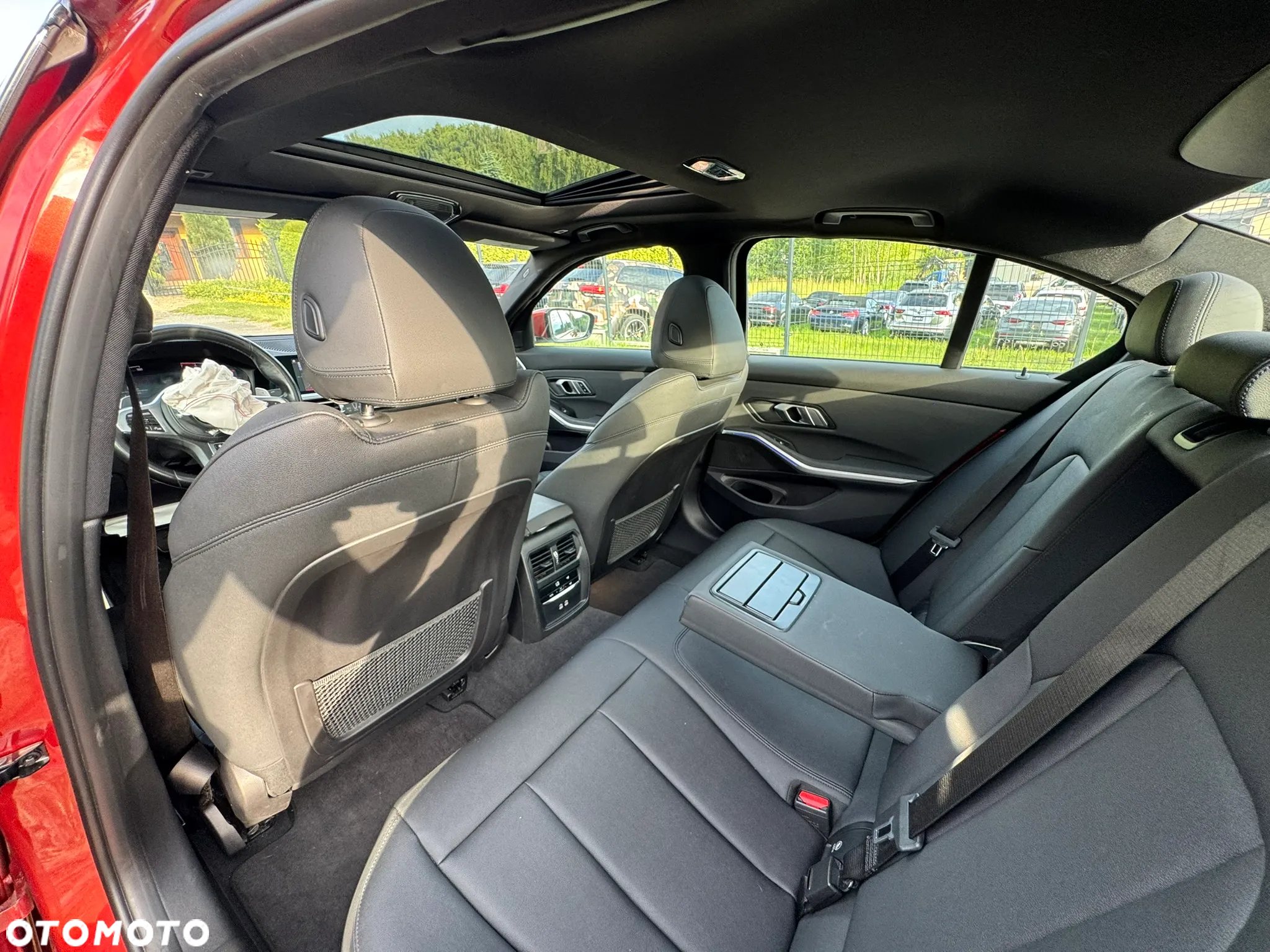 BMW Seria 3 330i M Sport - 28