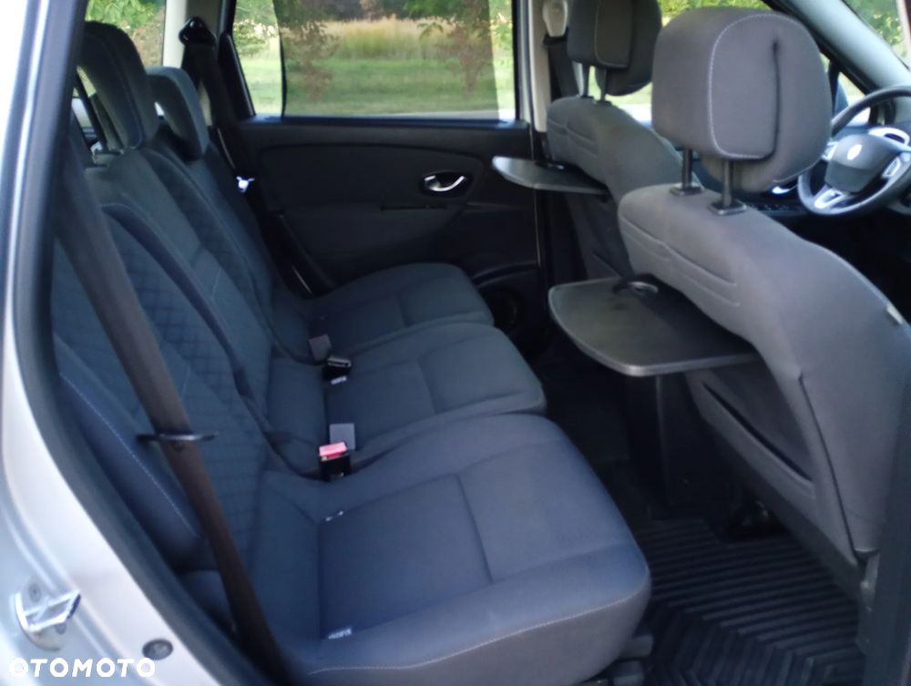 Renault Grand Scenic - 16