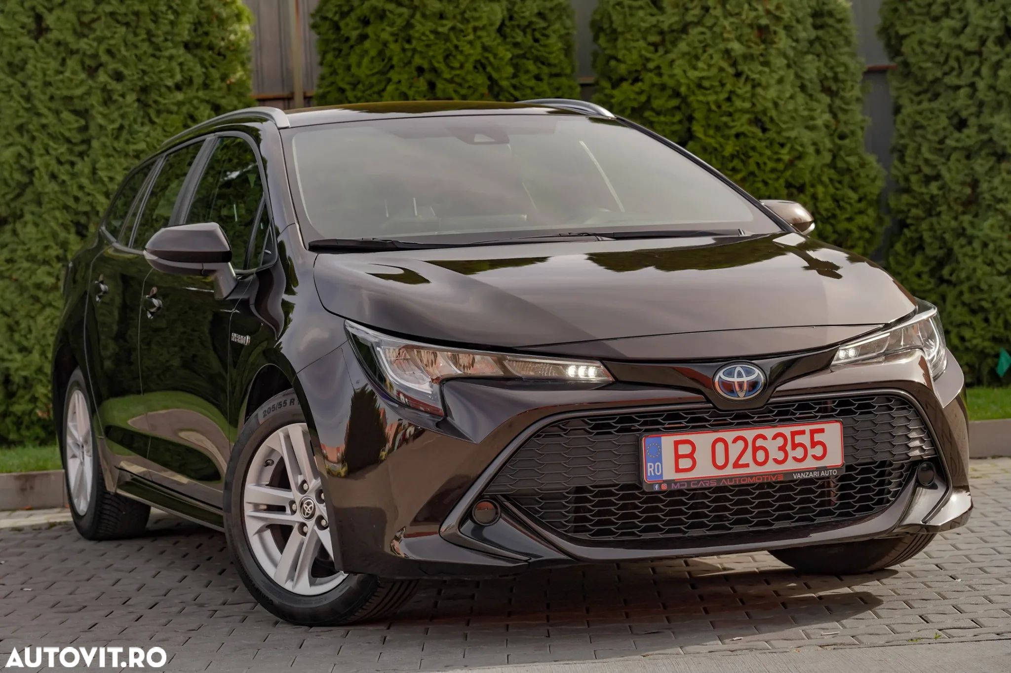Toyota Corolla 1.8 HSD Dynamic - 1