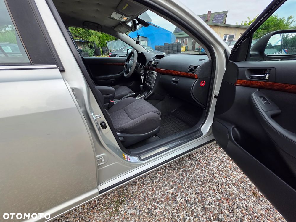 Toyota Avensis 2.0 VVT-i Automatik Sol - 5