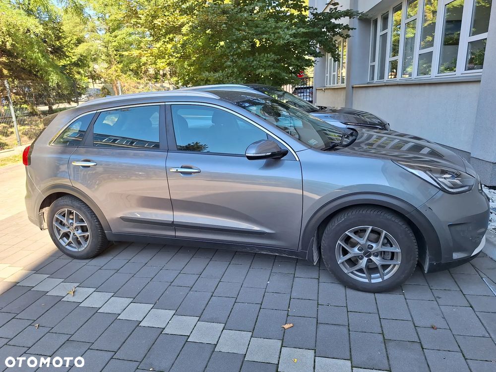 Kia Niro 1.6 GDI Hybrid L - 1