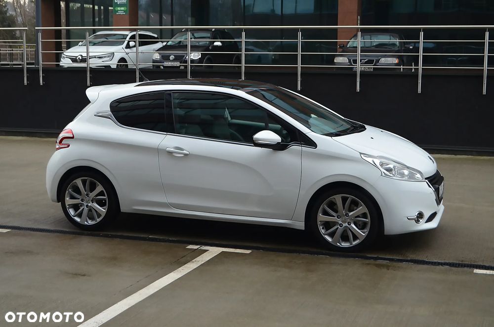 Peugeot 208 - 24