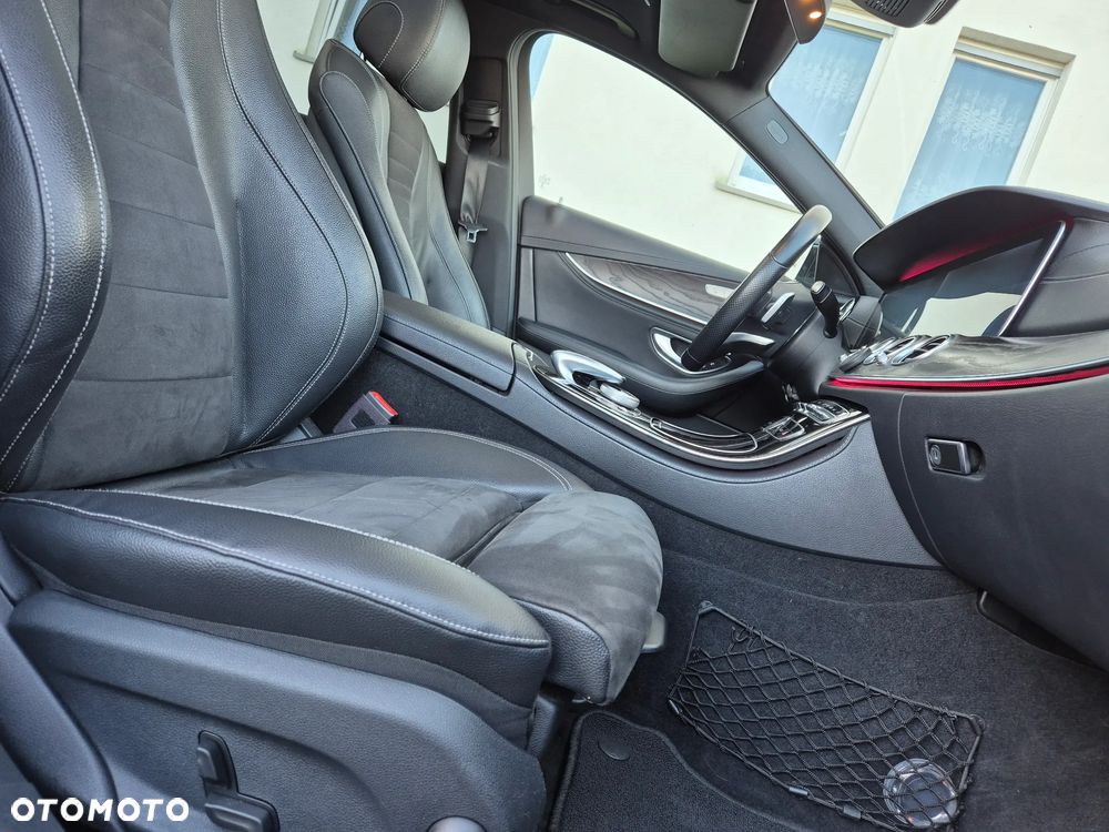 Mercedes-Benz Klasa E 220 d T 9G-TRONIC AMG Line - 22