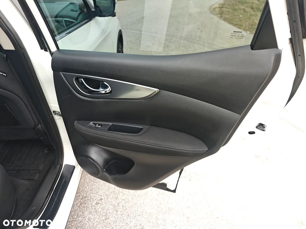 Nissan Qashqai 1.6 DIG-T Tekna - 17