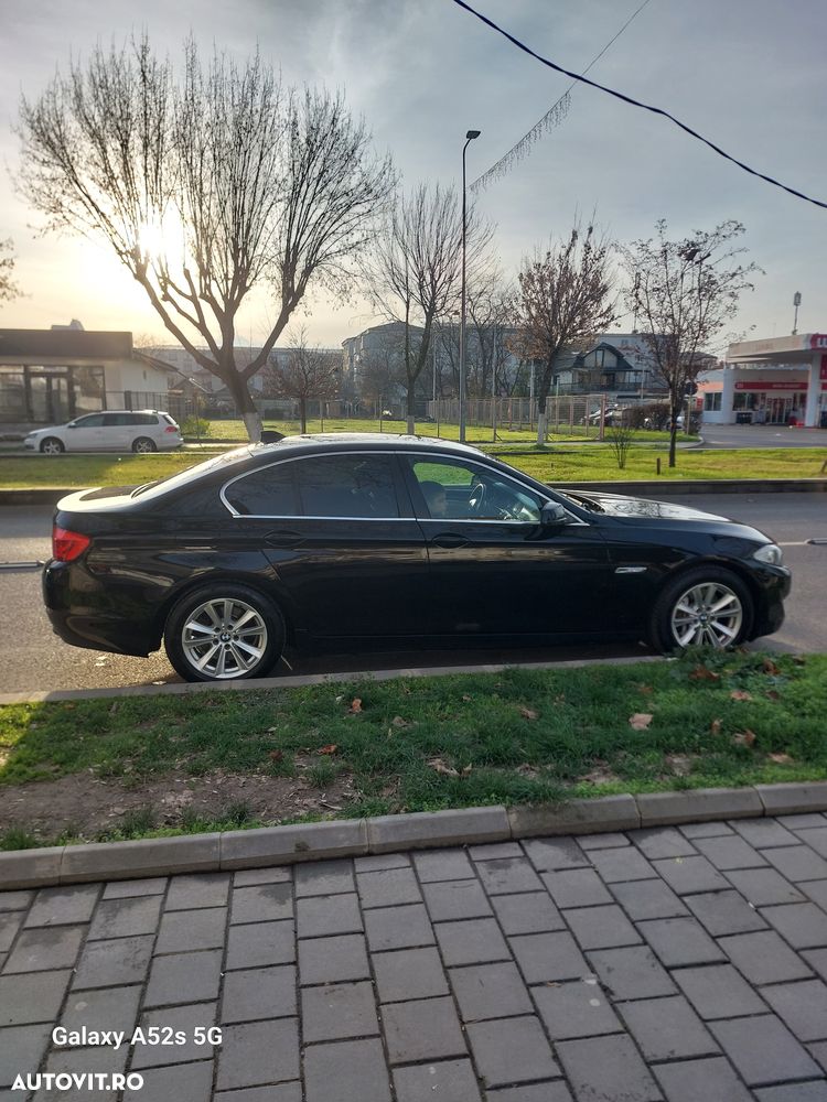 BMW Seria 5 525d xDrive AT - 10