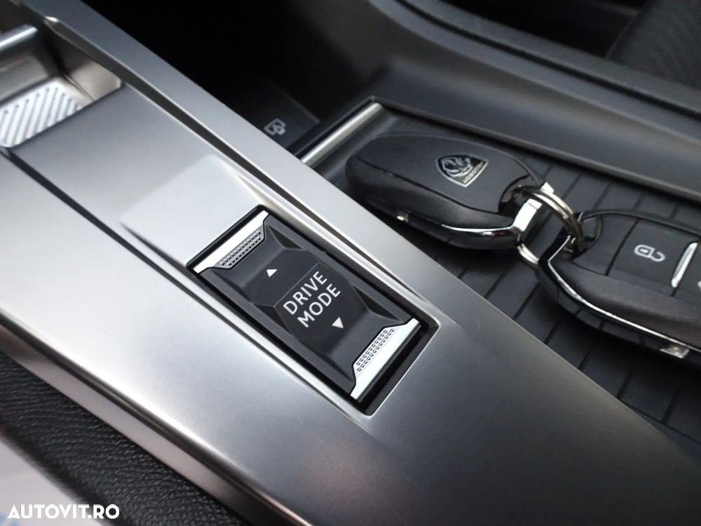 Peugeot 308 1.2L PureTech 130 S&S EAT8 Allure - 20