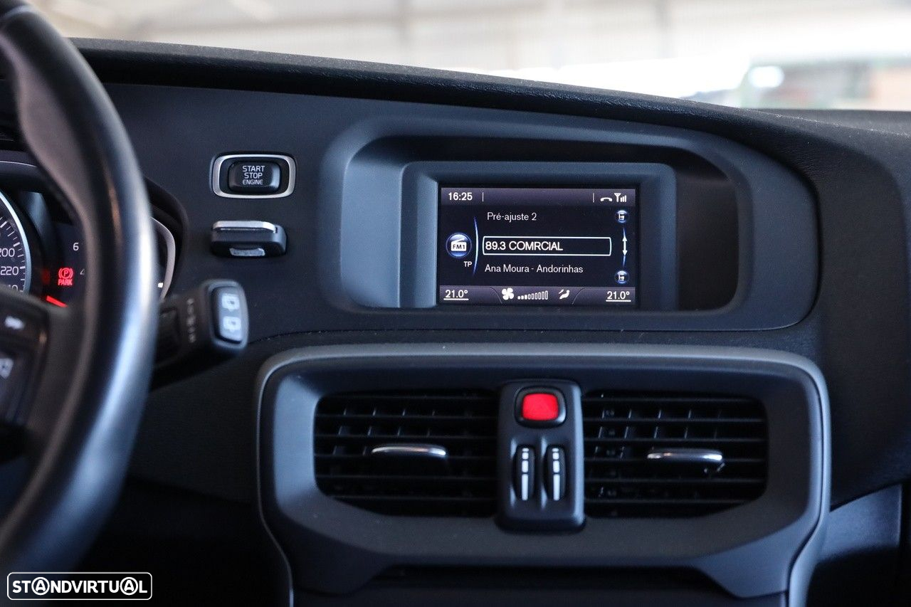 Volvo V40 2.0 D2 Momentum Geartronic - 12