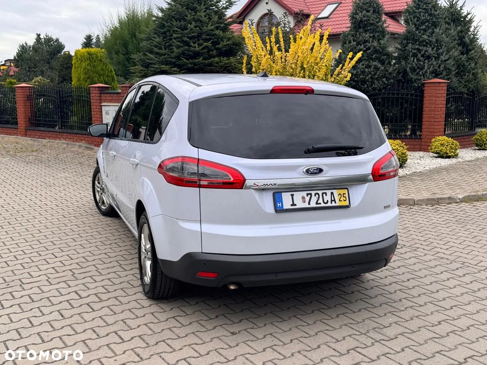 Ford S-Max - 11