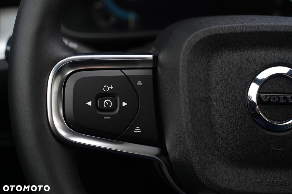 Volvo XC 40 B3 Plus Dark - 15