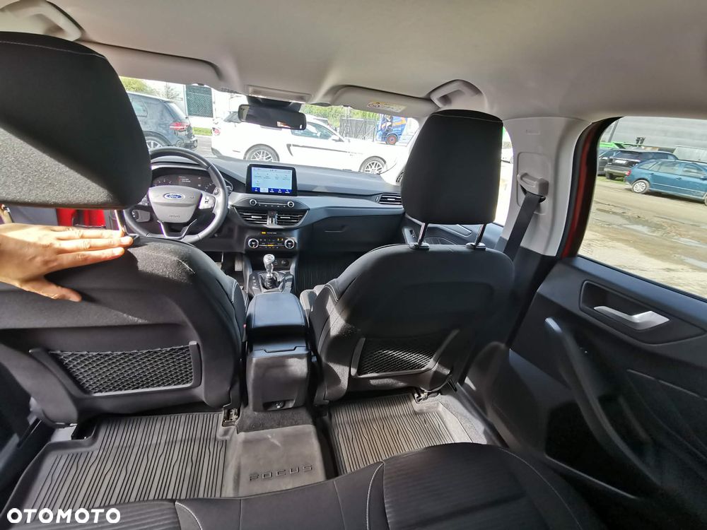 Ford Focus 1.0 EcoBoost Titanium Style - 3
