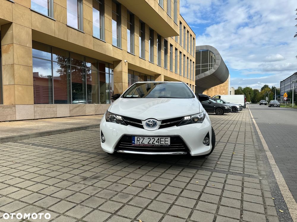 Toyota Auris 1.8 HSD Luna - 2