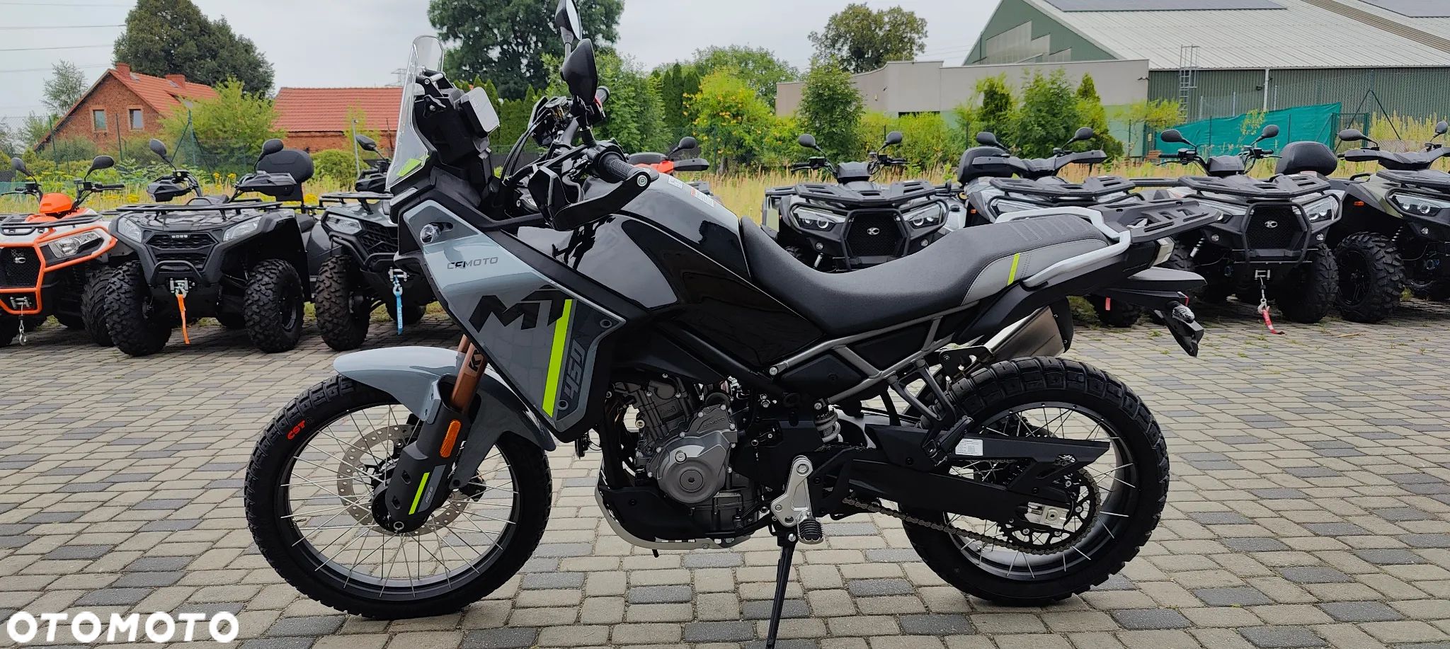 CFMoto MT - 1
