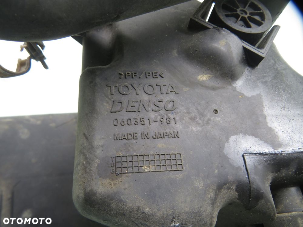 ZBIORNICZEK SPRYSKIWACZY LEXUS IS I 060351981 0602103960 - 2