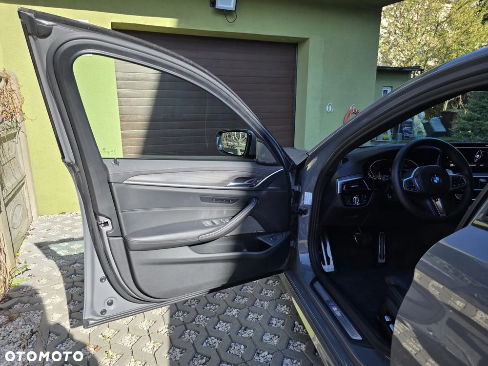 BMW Seria 5 540i xDrive mHEV M Sport sport - 9