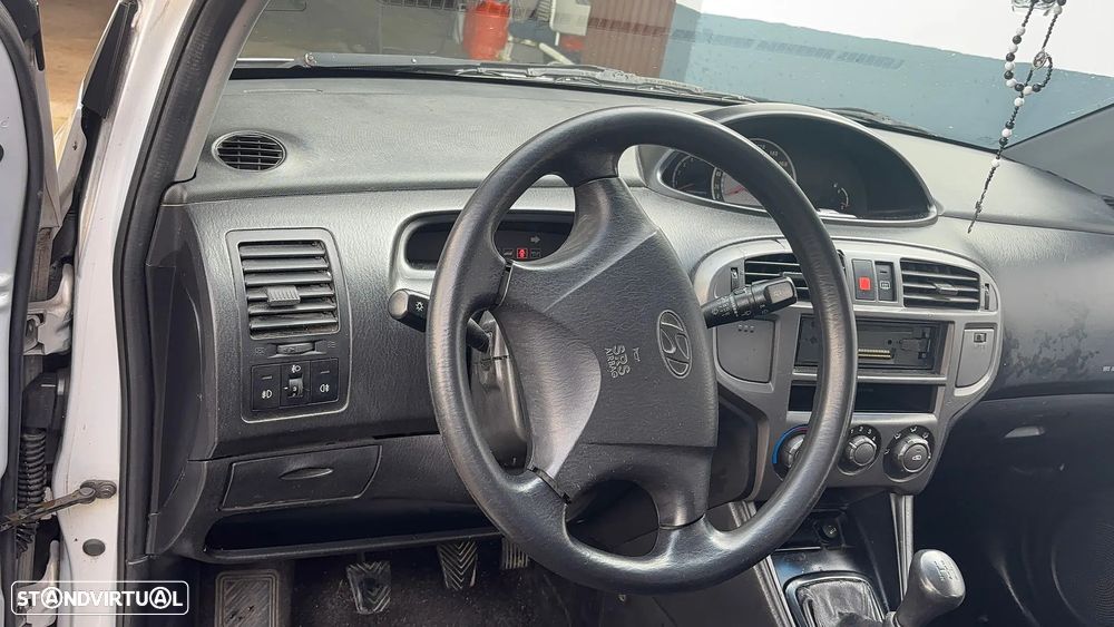 Hyundai Matrix 1.5 CRDi GLS - 4