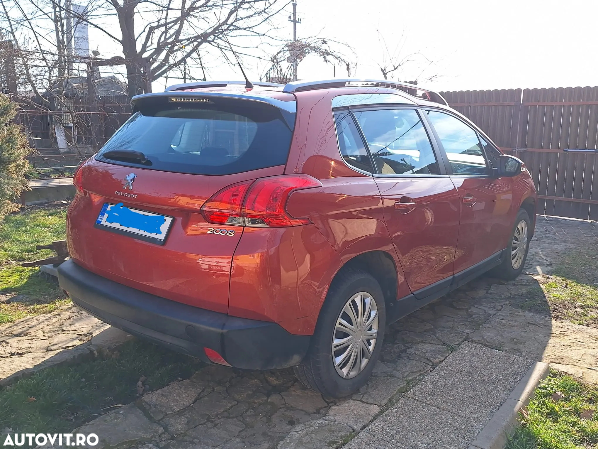 Peugeot 2008 1.2 L PureTech Active - 5