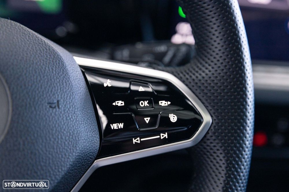 VW Golf 2.0 TSI GTI DSG - 40