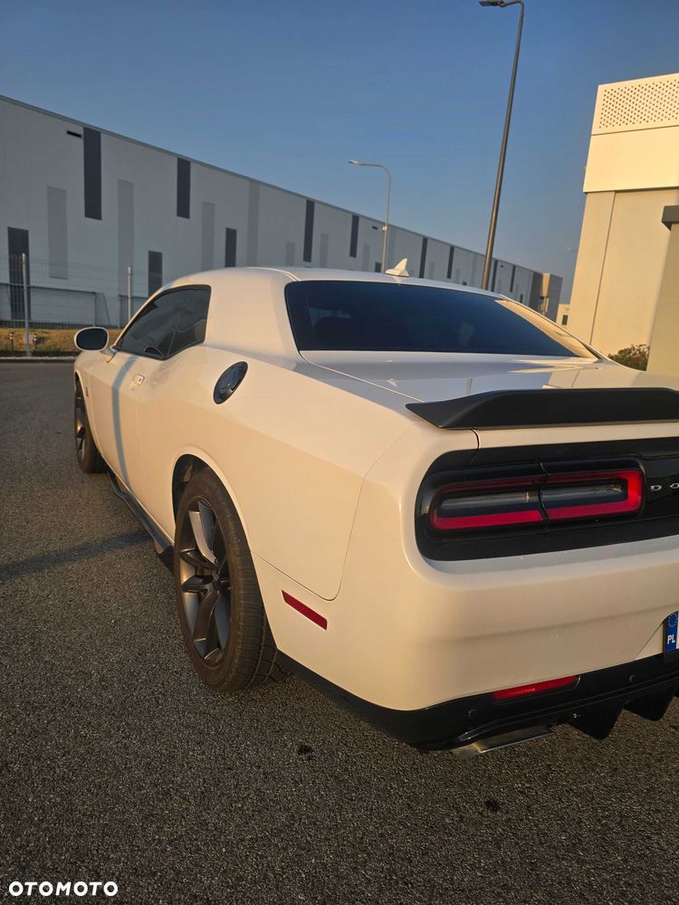Dodge Challenger - 3