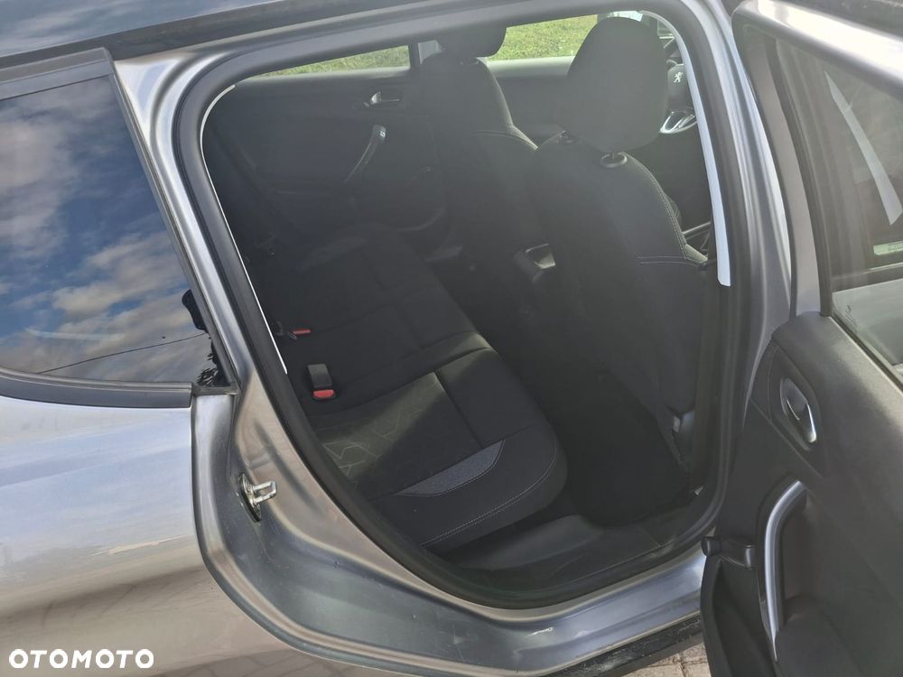 Peugeot 2008 PureTech 82 Style - 11