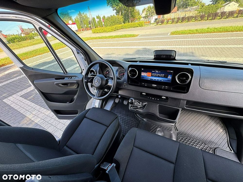 Mercedes-Benz Sprinter - 5