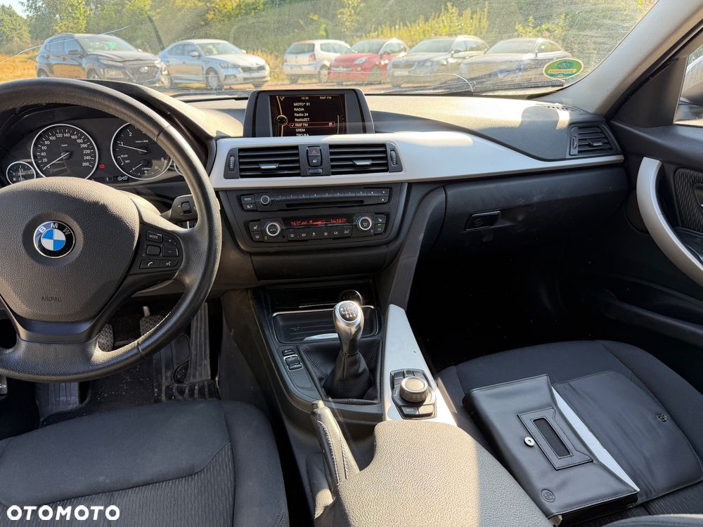 BMW Seria 3 318d Edition Luxury Line Purity - 26