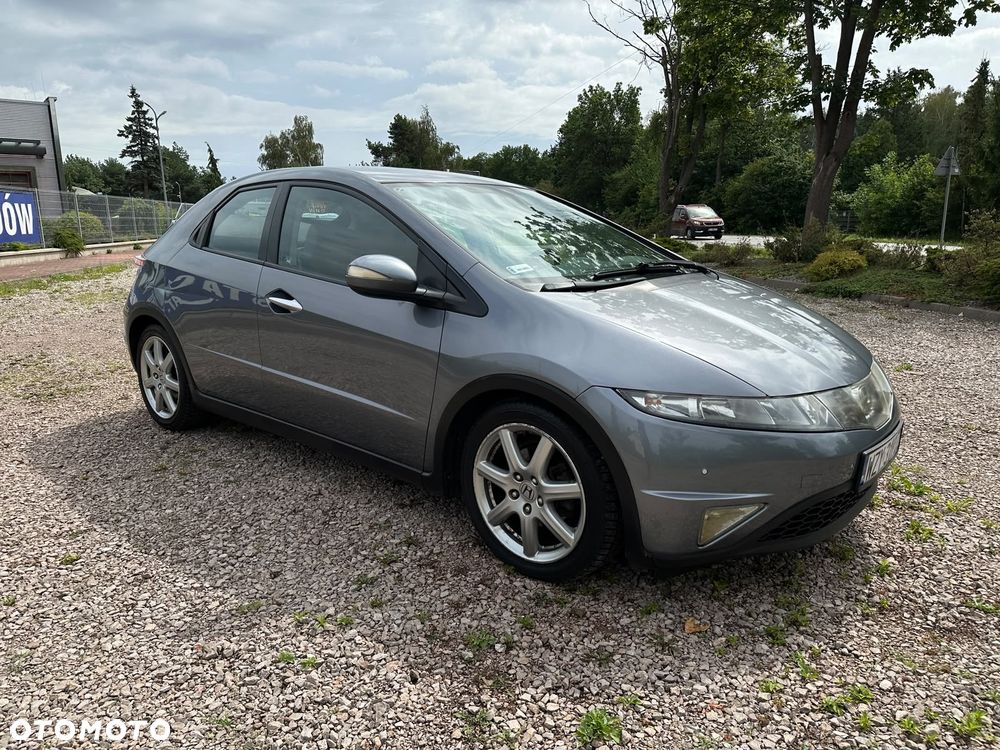 Honda Civic 1.8i-VTEC Automatik Executive - 2