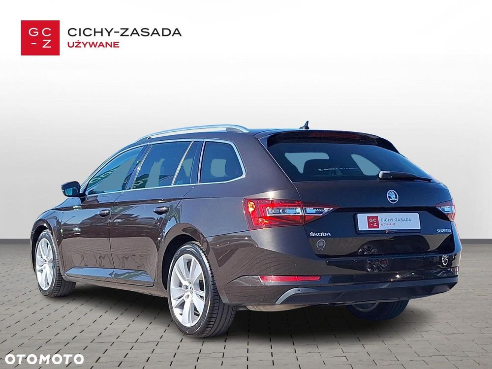 Skoda Superb 2.0 TDI Style DSG - 3