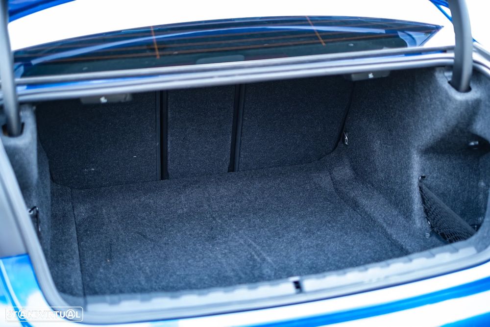 BMW 330 i Pack M Shadow Auto - 12