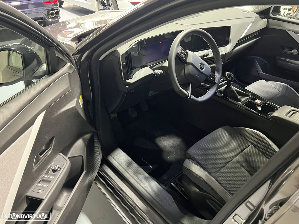 Opel Astra 1.2 T Edition - 10