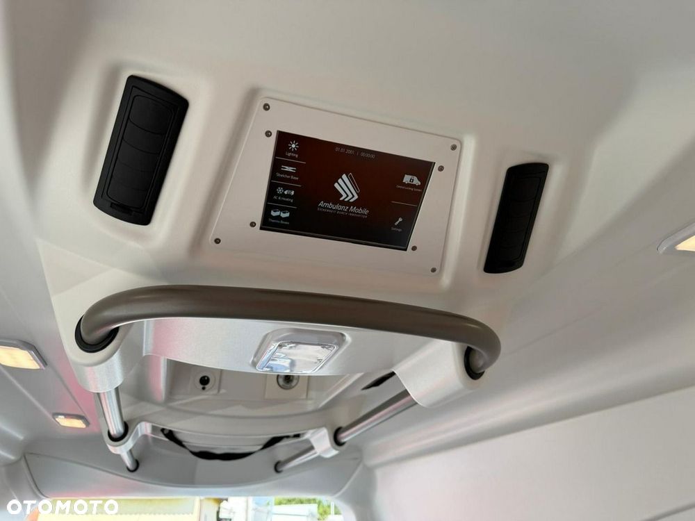 Mercedes-Benz Sprinter - 11