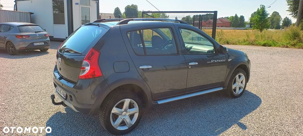 Dacia Sandero Stepway 1.6 - 8