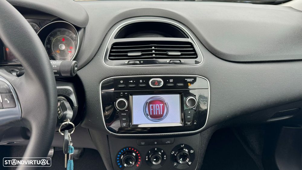 Fiat Punto 1.2 Lounge S&S - 23