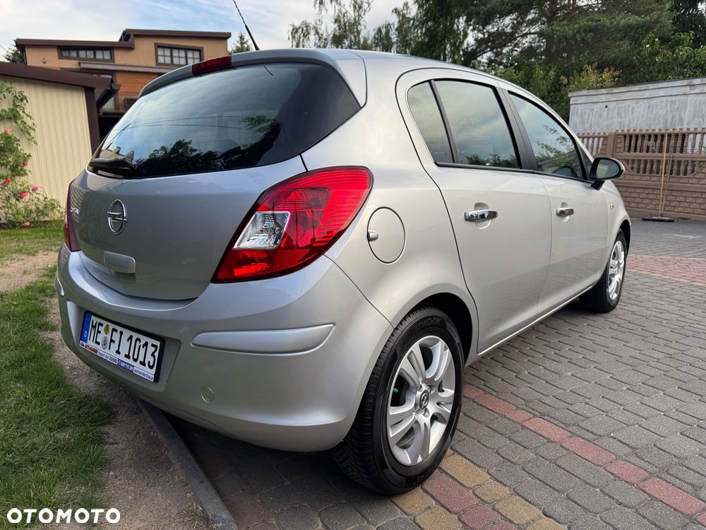 Opel Corsa 1.2 16V Enjoy - 8