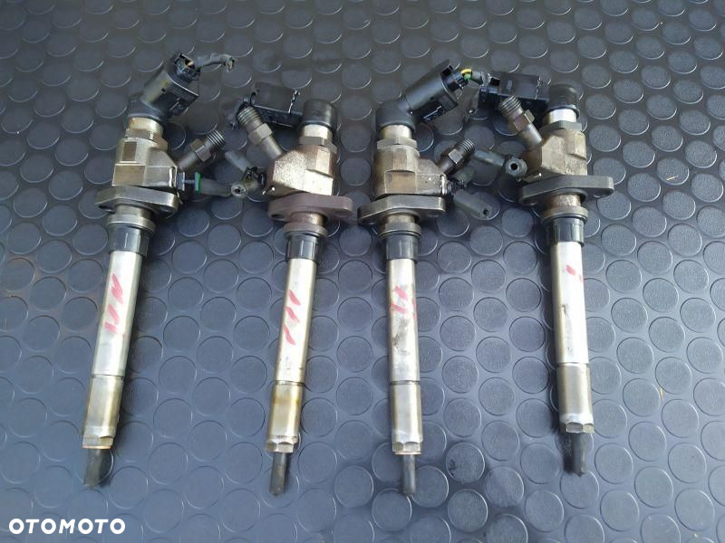 WTRYSKIWACZ PALIWA 4SZT WTRYSKI KPL VOLVO 2.0 HDI 9657144580 - 2